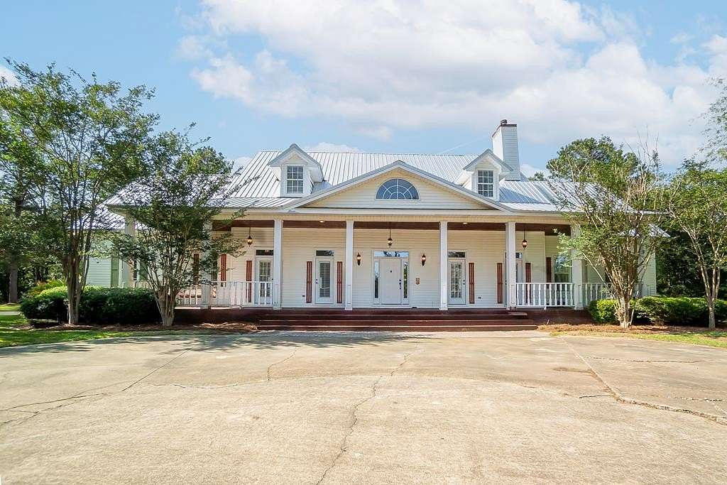 10 Acres of Land with Home for Sale in Dothan, Alabama