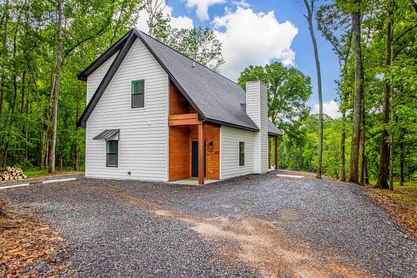 1.5 Acres of Residential Land with Home for Sale in Pangburn, Arkansas