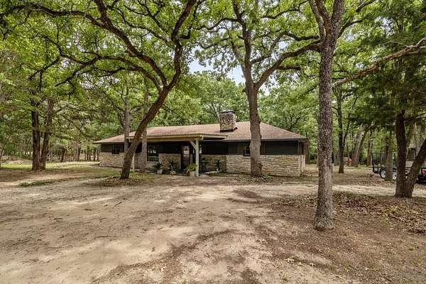 5.63 Acres of Land with Home for Sale in Corsicana, Texas
