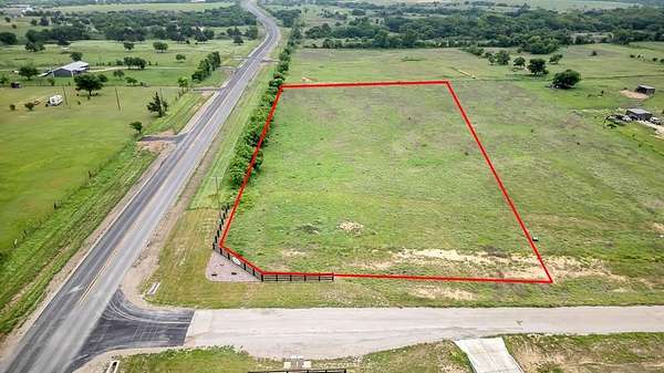 2.56 Acres of Residential Land for Sale in Hillsboro, Texas