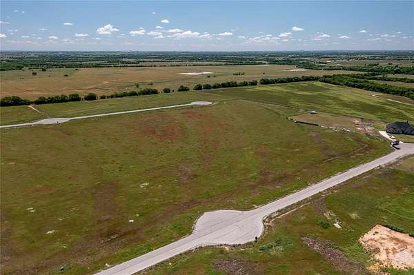 2 Acres of Residential Land for Sale in Krum, Texas