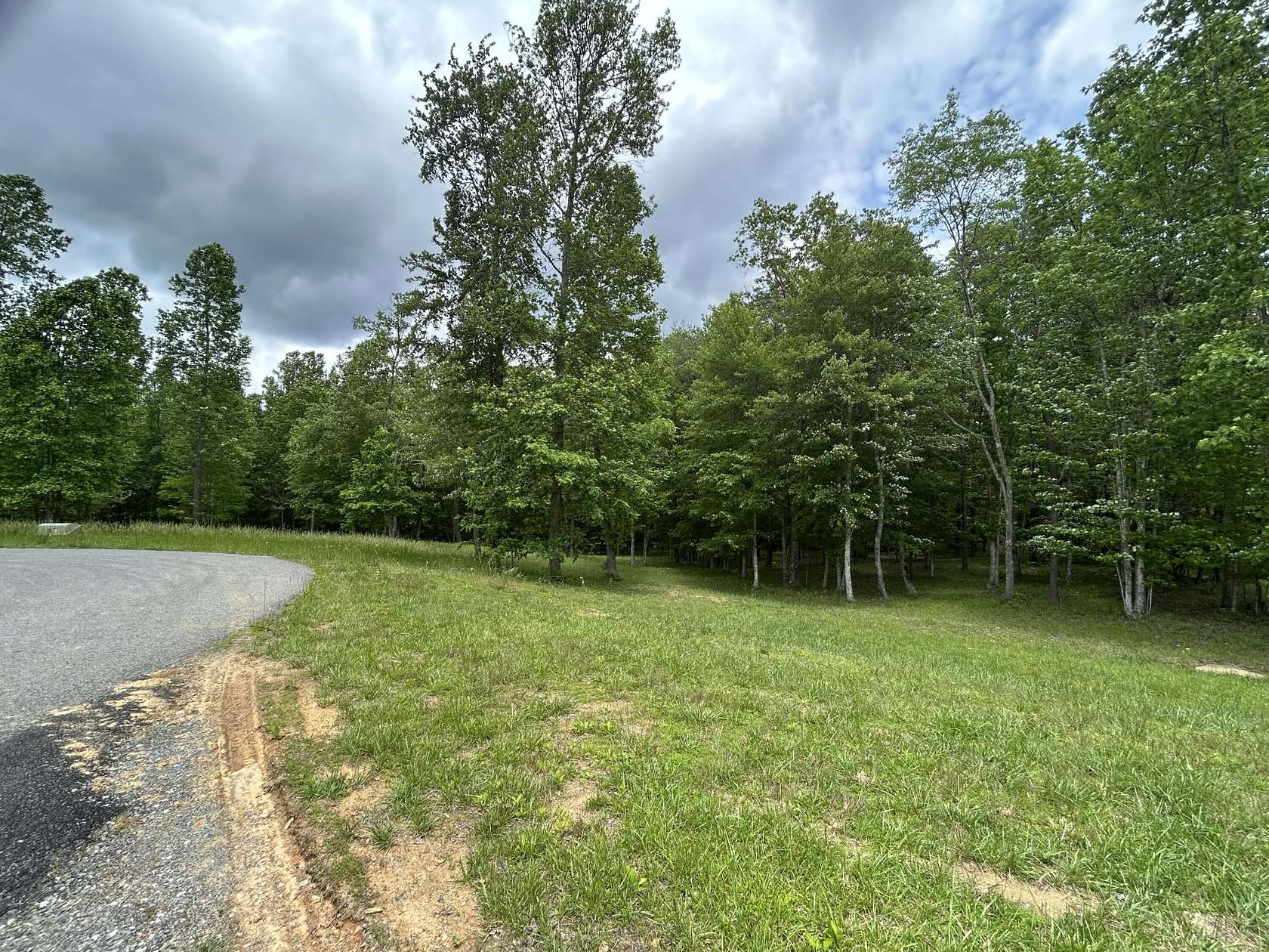 1.62 Acres of Residential Land for Sale in Jasper, Tennessee