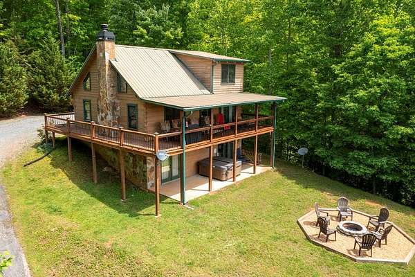 4.76 Acres of Residential Land with Home for Sale in Blue Ridge, Georgia