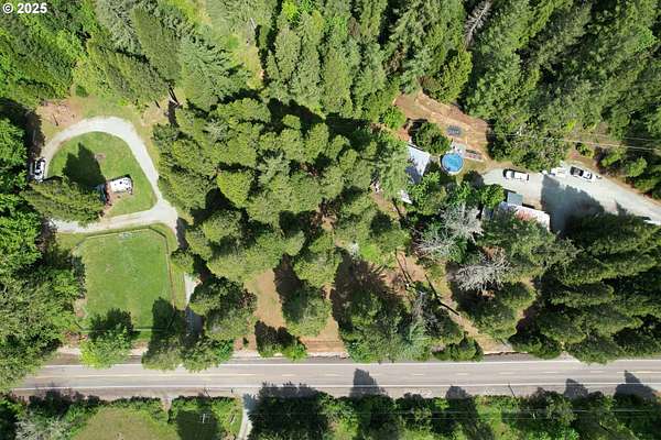 4.4 Acres of Residential Land with Home for Sale in Myrtle Creek, Oregon