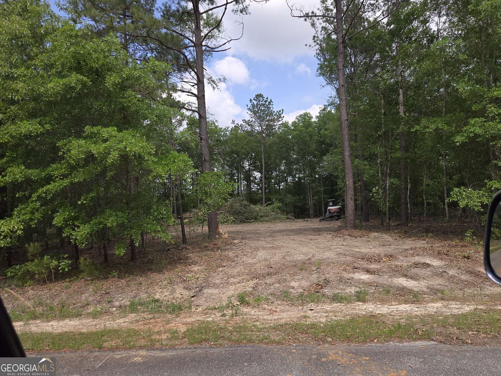 2 Acres of Residential Land with Home for Sale in Gordon, Georgia