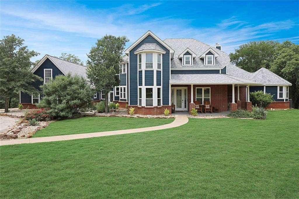 3.34 Acres of Residential Land with Home for Sale in Cross Roads, Texas