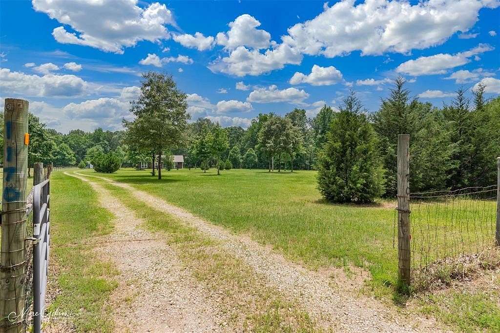 1.79 Acres of Residential Land with Home for Sale in Benton, Louisiana