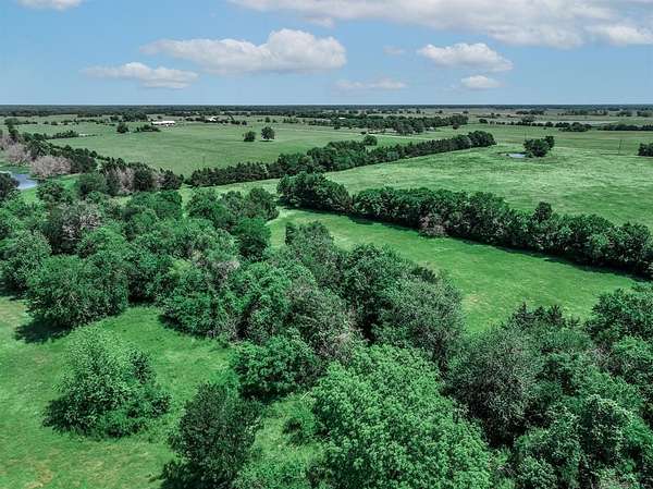 37.9 Acres of Agricultural Land for Sale in Sumner, Texas