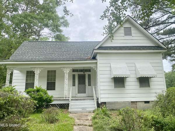 2 Acres of Residential Land with Home for Sale in Hazlehurst, Mississippi