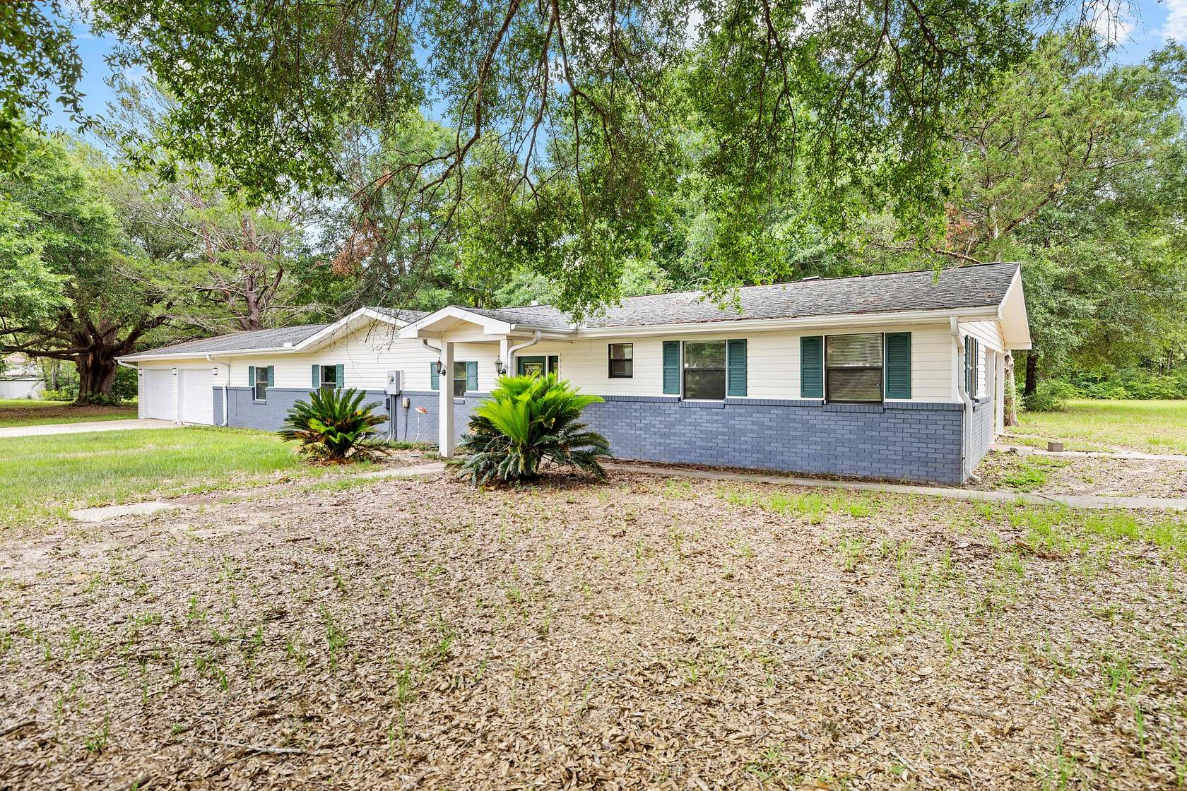 4.43 Acres of Residential Land with Home for Sale in Crestview, Florida