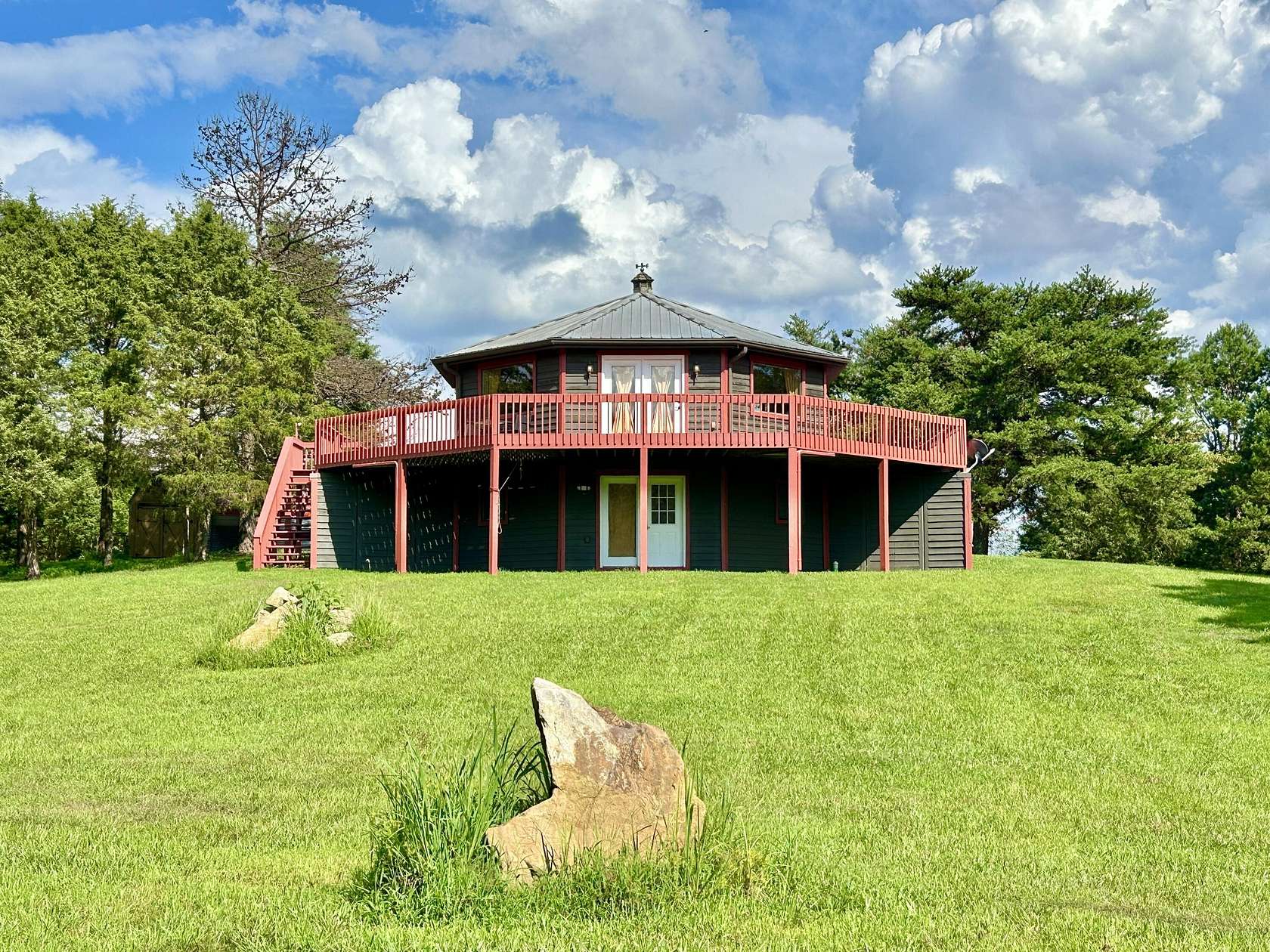 25.9 Acres of Recreational Land with Home for Sale in Somerset, Kentucky