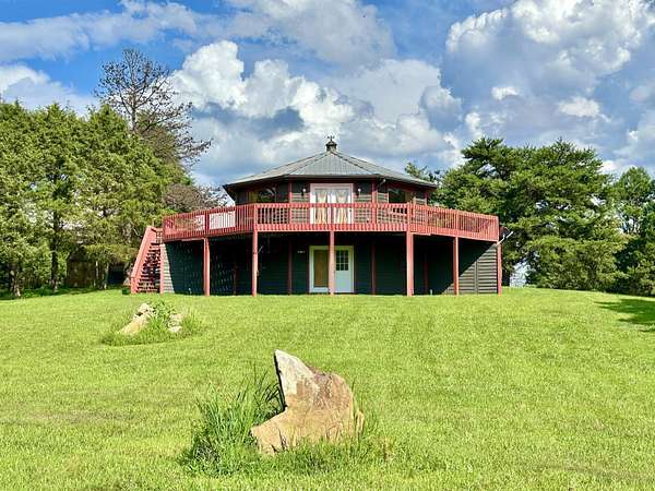 25.9 Acres of Recreational Land with Home for Sale in Somerset, Kentucky