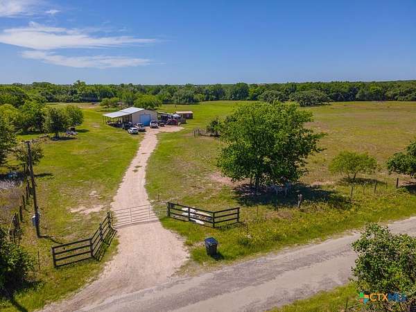 18.5 Acres of Improved Recreational Land for Sale in Kingsbury, Texas