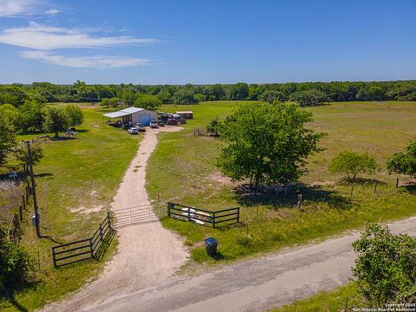 18.5 Acres of Improved Recreational Land for Sale in Kingsbury, Texas