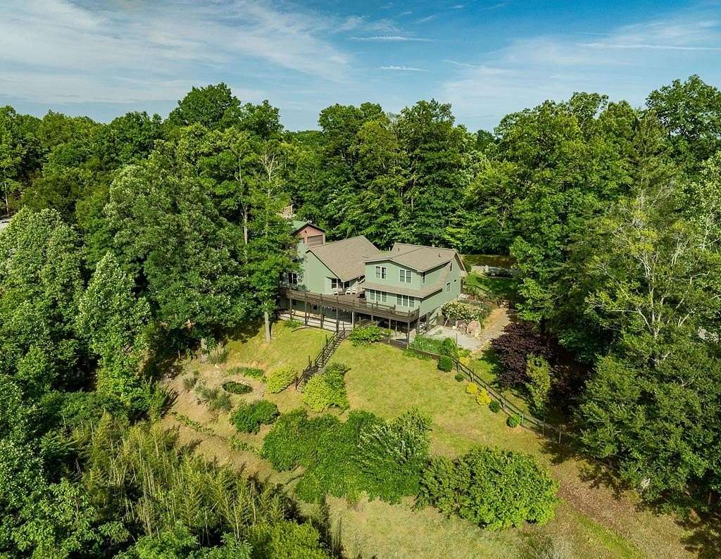 3.14 Acres of Residential Land with Home for Sale in Byrdstown, Tennessee