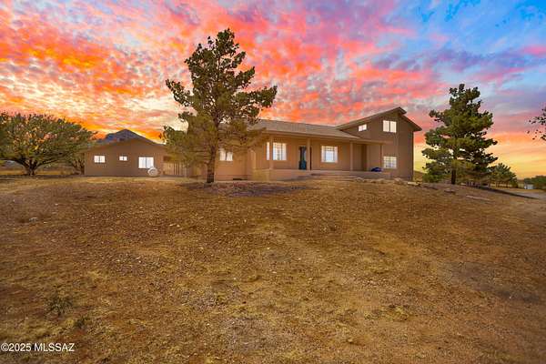 4 Acres of Residential Land with Home for Sale in Hereford, Arizona