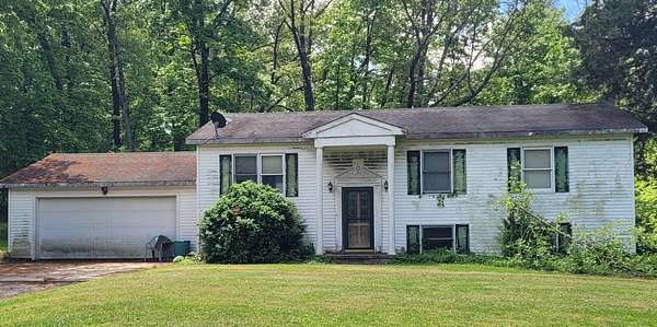 4.87 Acres of Residential Land with Home for Sale in Robinson, Illinois