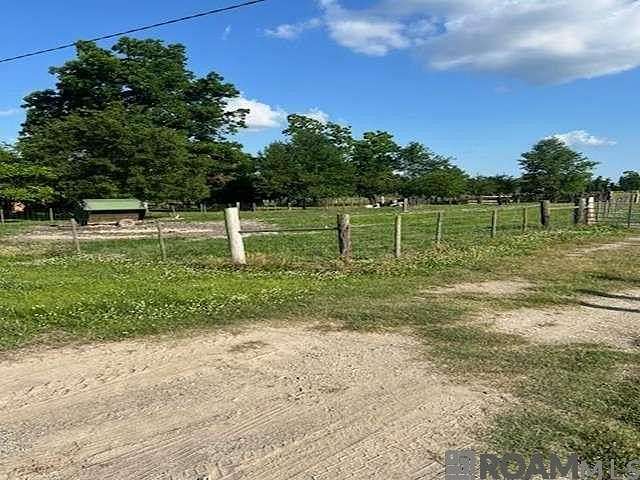 3.1 Acres of Residential Land for Sale in Port Allen, Louisiana