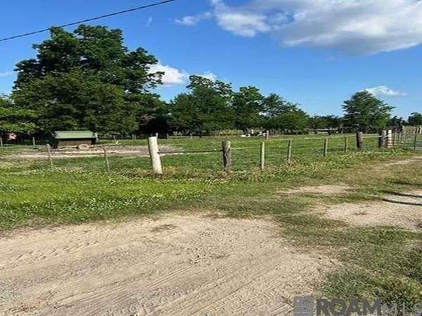 3.1 Acres of Residential Land for Sale in Port Allen, Louisiana
