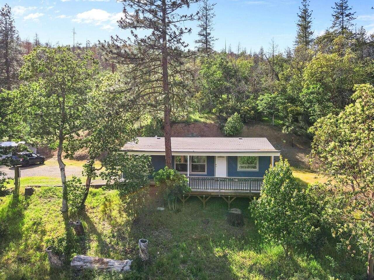 6 Acres of Residential Land with Home for Sale in Jacksonville, Oregon