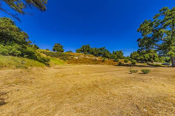 1.76 Acres of Residential Land for Sale in Ahwahnee, California