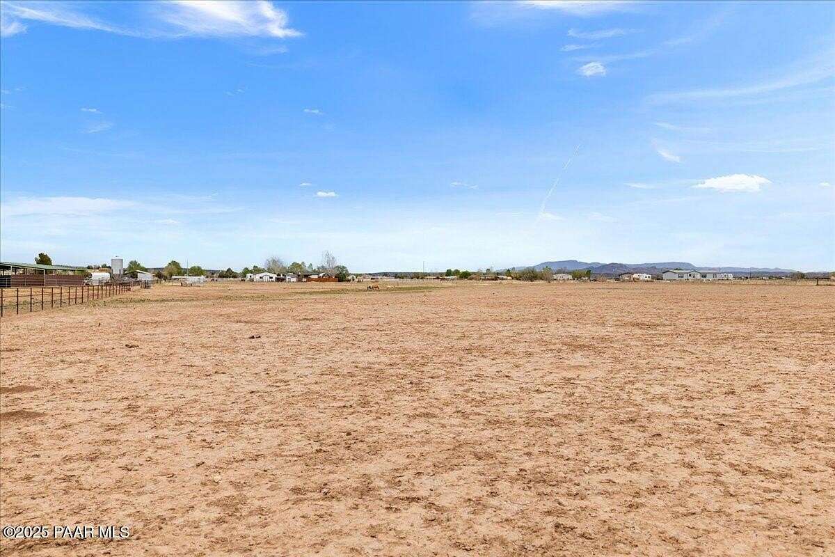 7 Acres of Residential Land for Sale in Paulden, Arizona