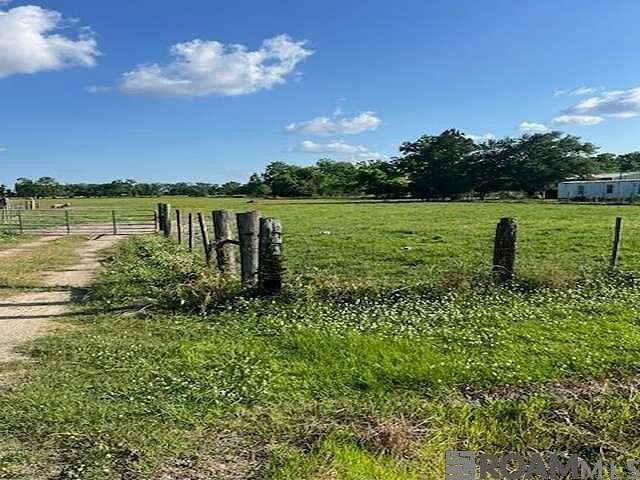 3.1 Acres of Residential Land for Sale in Port Allen, Louisiana
