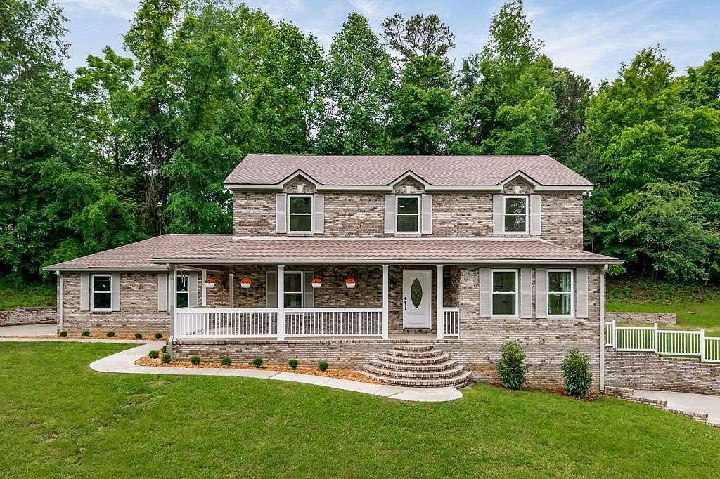 1.67 Acres of Residential Land with Home for Sale in Cookeville, Tennessee