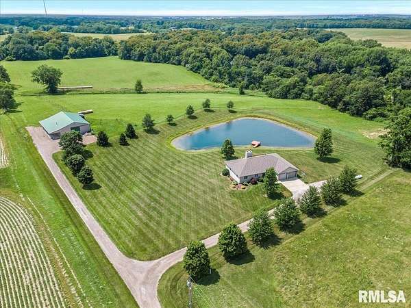 26 Acres of Land with Home for Sale in Mechanicsburg, Illinois