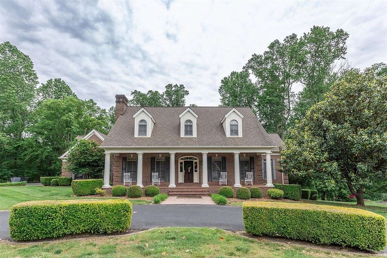 1.5 Acres of Residential Land with Home for Sale in Albany, Kentucky