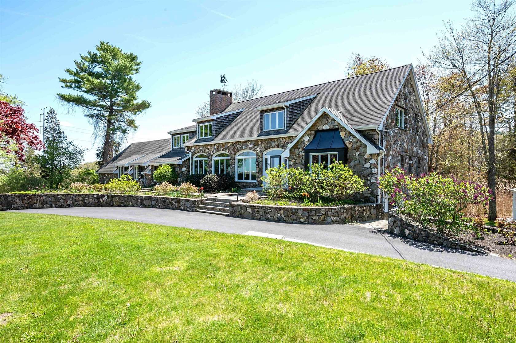 7.2 Acres of Residential Land with Home for Sale in Hampton Falls, New Hampshire