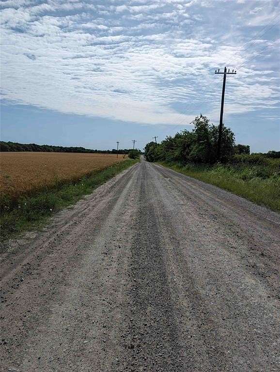 11 Acres of Land for Sale in Bogata, Texas