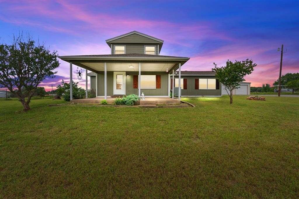 1.88 Acres of Residential Land with Home for Sale in Reno, Texas