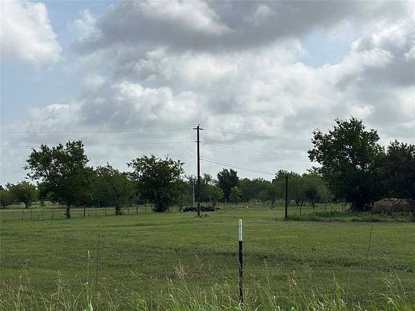 1 Acre of Residential Land for Sale in Waco, Texas