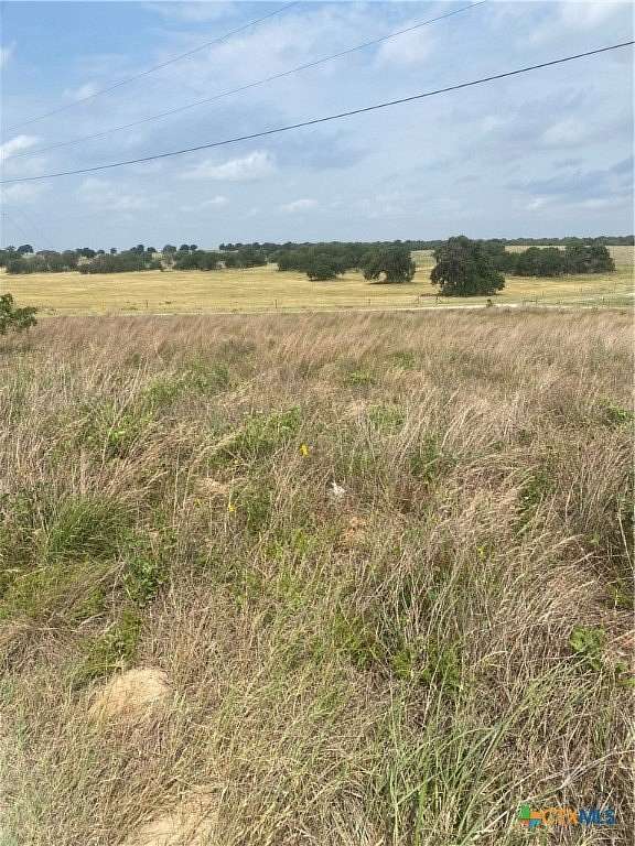 1 Acre of Residential Land for Sale in La Vernia, Texas