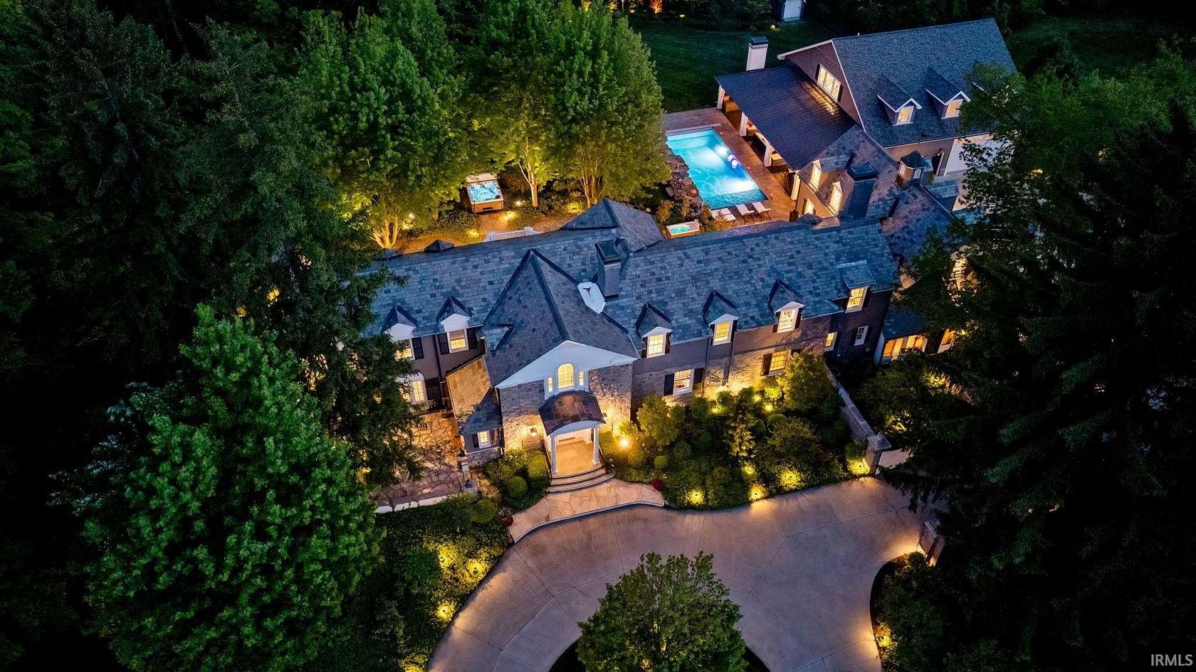 9 Acres of Residential Land with Home for Sale in Fort Wayne, Indiana