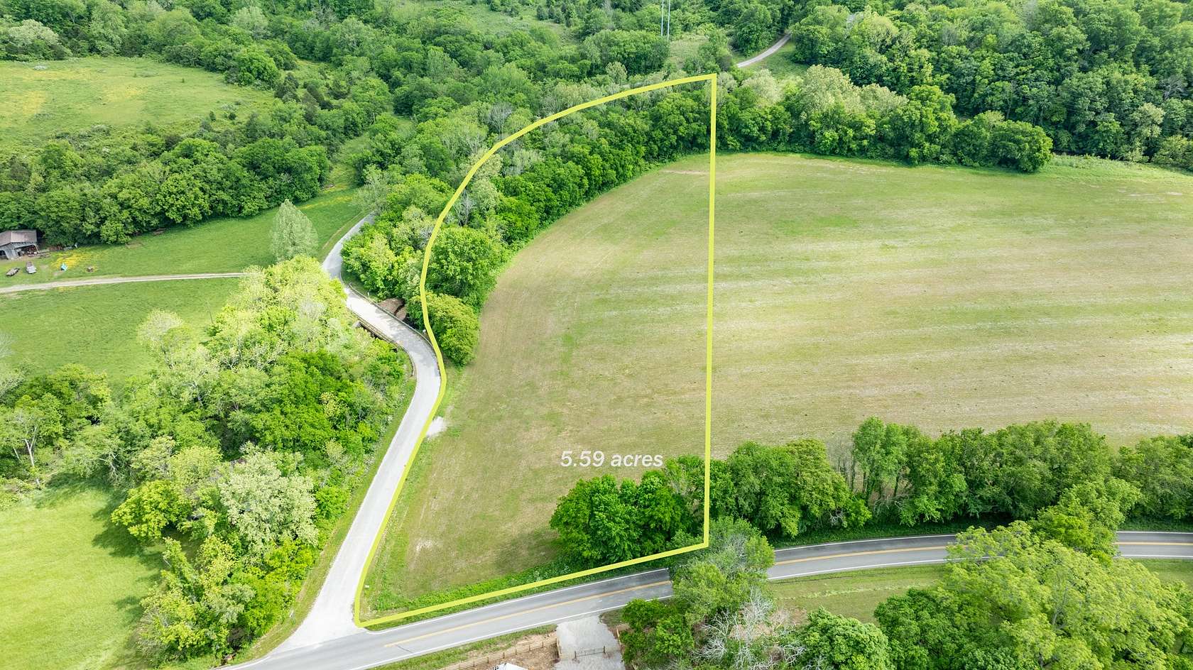 5.59 Acres of Agricultural Land for Sale in Santa Fe, Tennessee