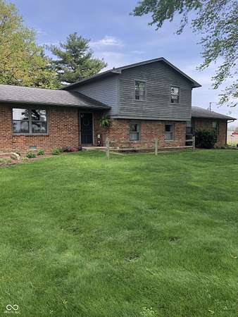 40.1 Acres of Agricultural Land with Home for Sale in Sheridan, Indiana