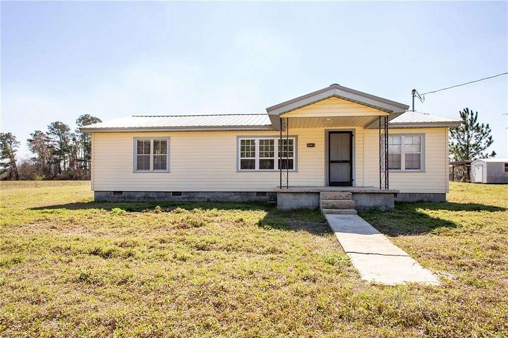 2 Acres of Residential Land with Home for Sale in Waycross, Georgia