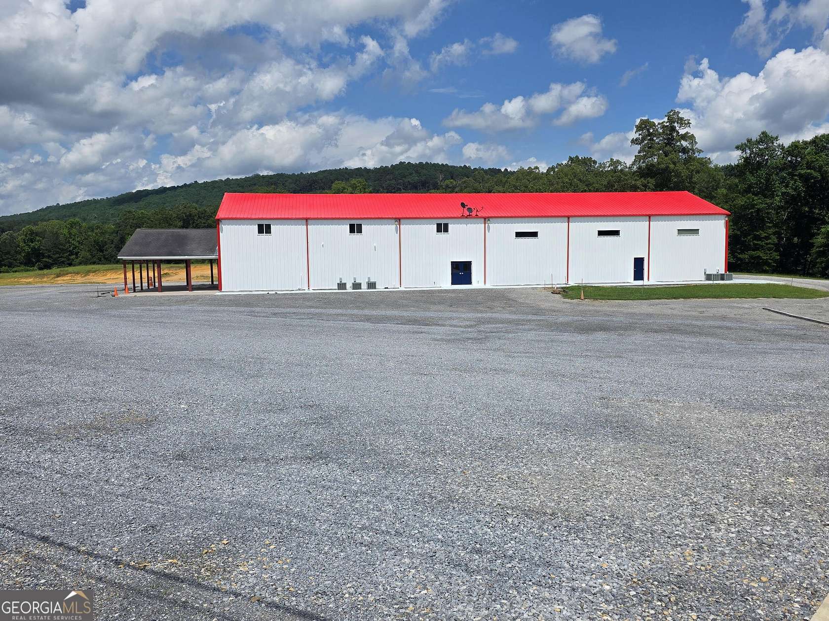 15.5 Acres of Improved Mixed-Use Land for Sale in Summerville, Georgia