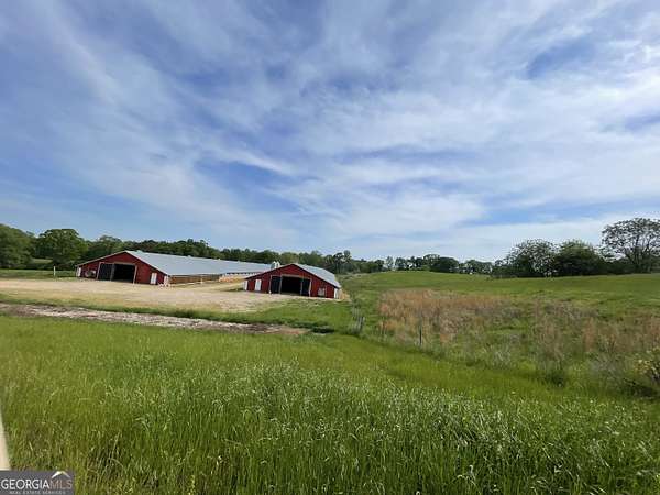 69.8 Acres of Agricultural Land with Home for Sale in Bowman, Georgia