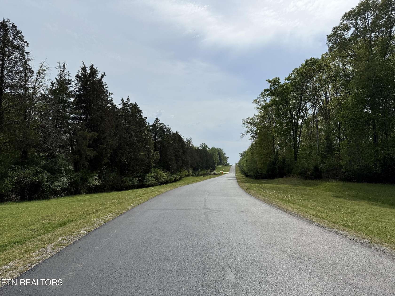 2 Acres of Land for Sale in Rockwood, Tennessee