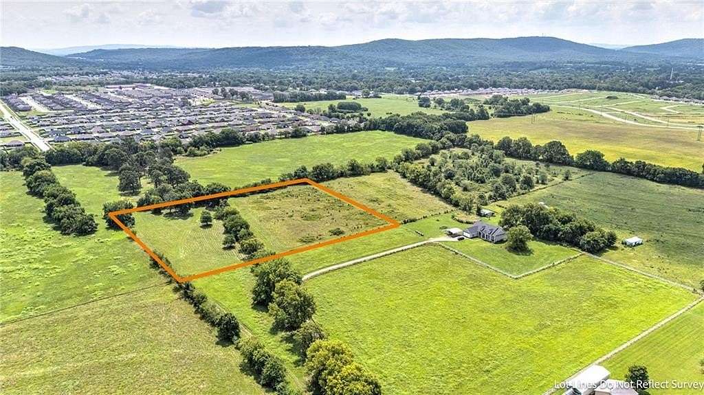 5 Acres of Residential Land for Sale in Fayetteville, Arkansas