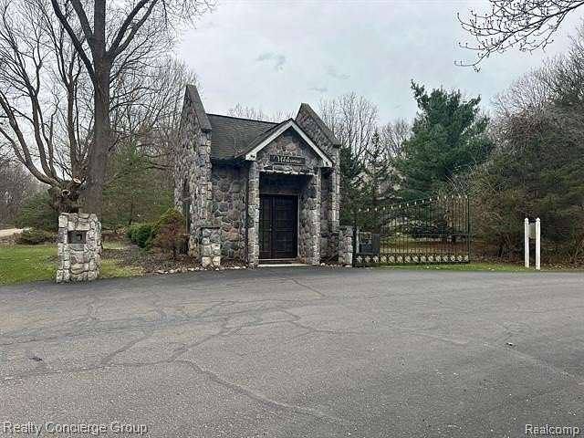 2.4 Acres of Residential Land for Sale in Jackson, Michigan