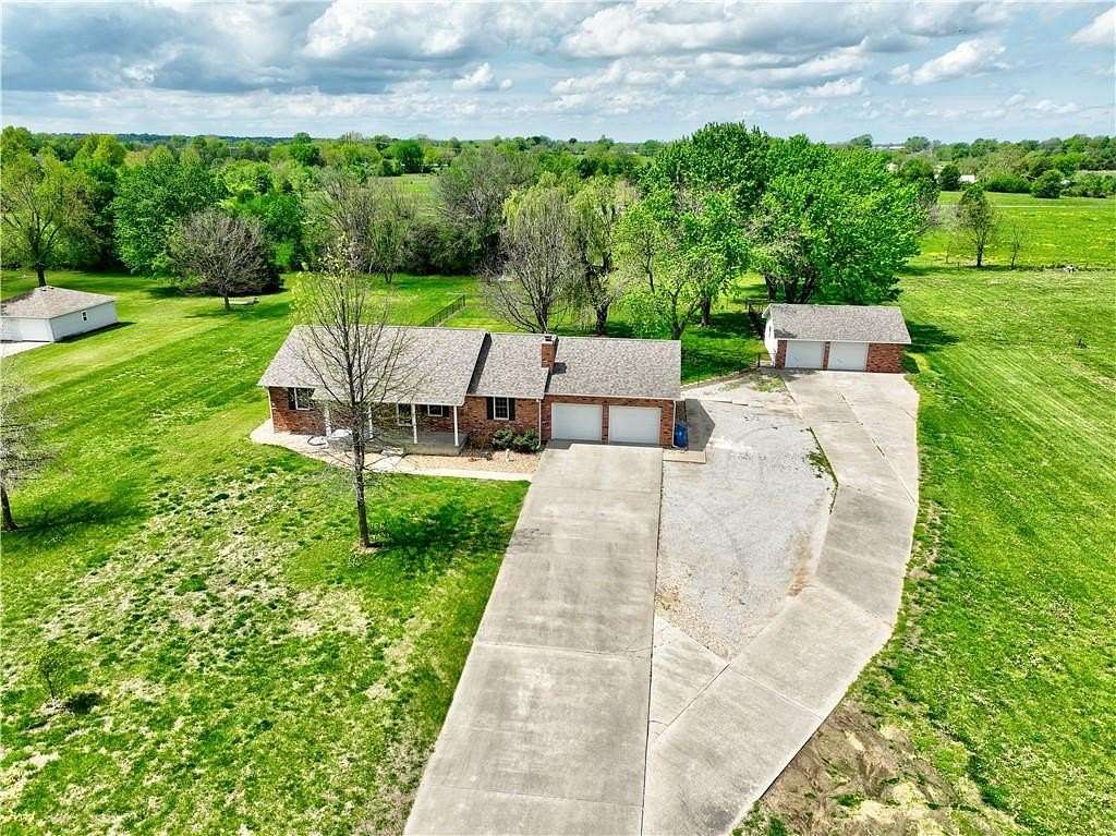 3.3 Acres of Residential Land with Home for Sale in Nevada, Missouri