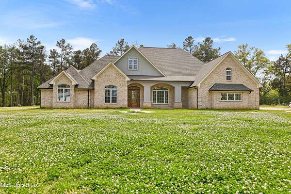 4 Acres of Residential Land with Home for Sale in Hazlehurst, Mississippi