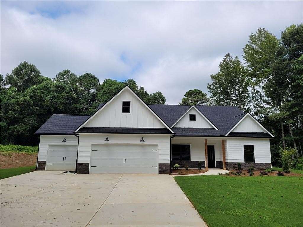 2 Acres of Residential Land with Home for Sale in Dallas, Georgia