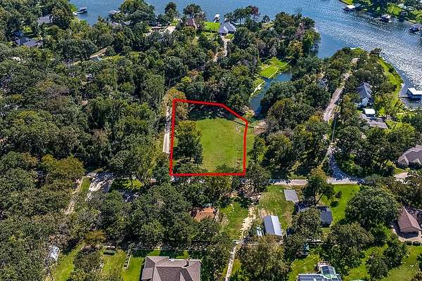 0.77 Acres of Residential Land for Sale in Athens, Texas