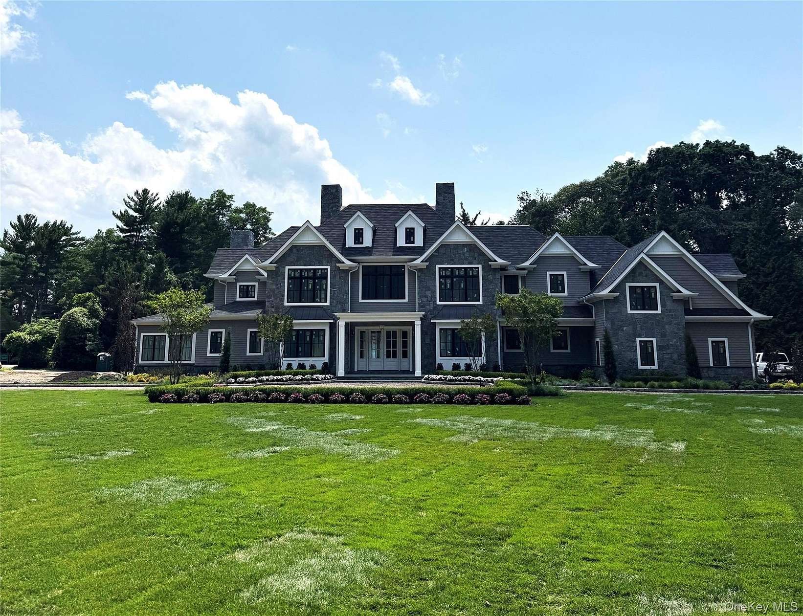 4 Acres of Land with Home for Sale in Lloyd Harbor, New York
