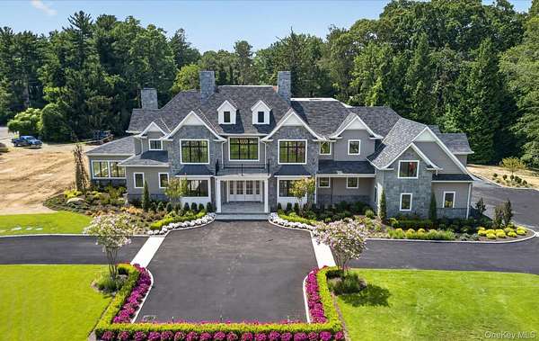4 Acres of Land with Home for Sale in Lloyd Harbor, New York